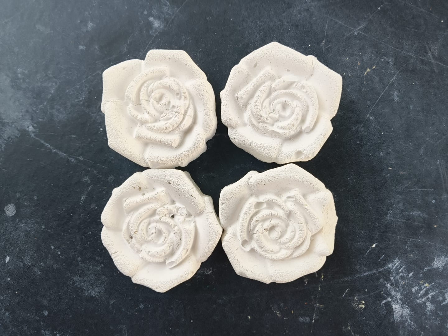 set of 4 roses